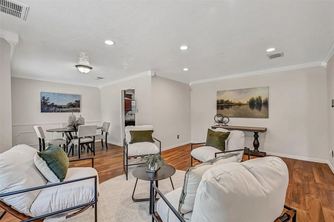Photo of 705 Quaker Drive