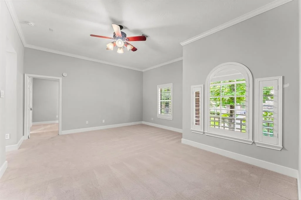 Photo of 54 E Coldbrook Circle