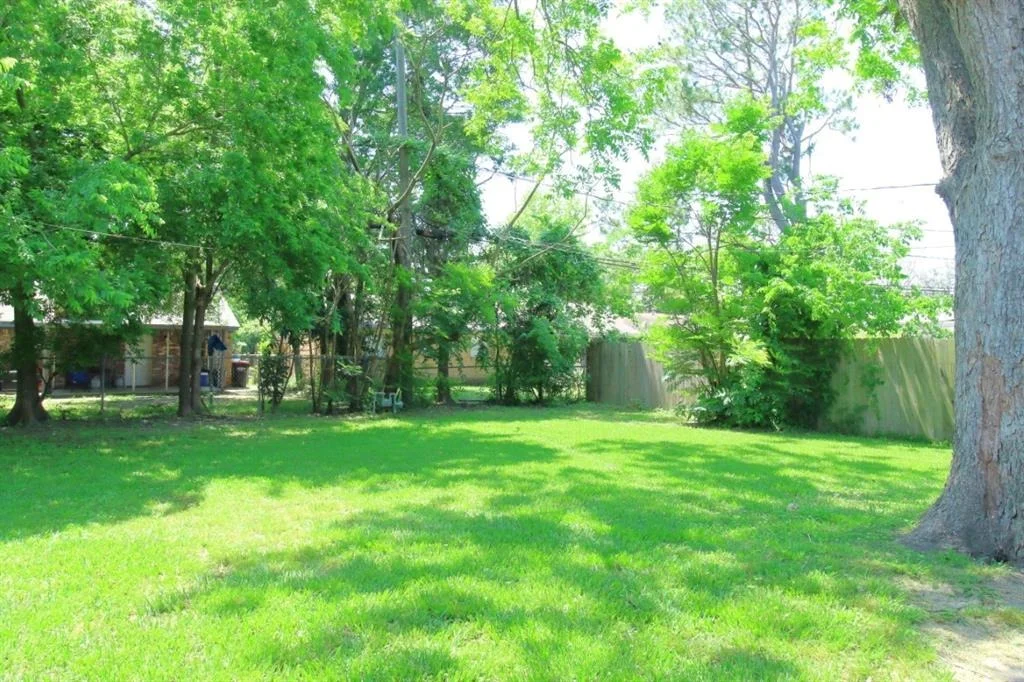 Photo of 701 Meadowglen Drive