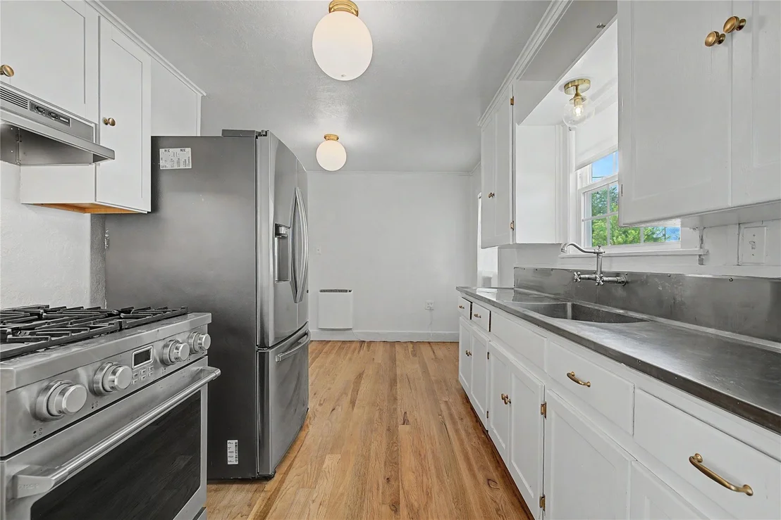 Photo of 304 Foster Street