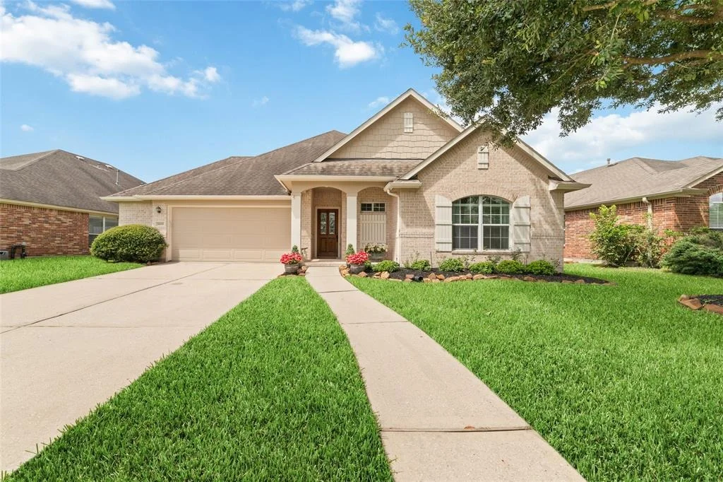 Photo of 28035 Emma Gardens Lane