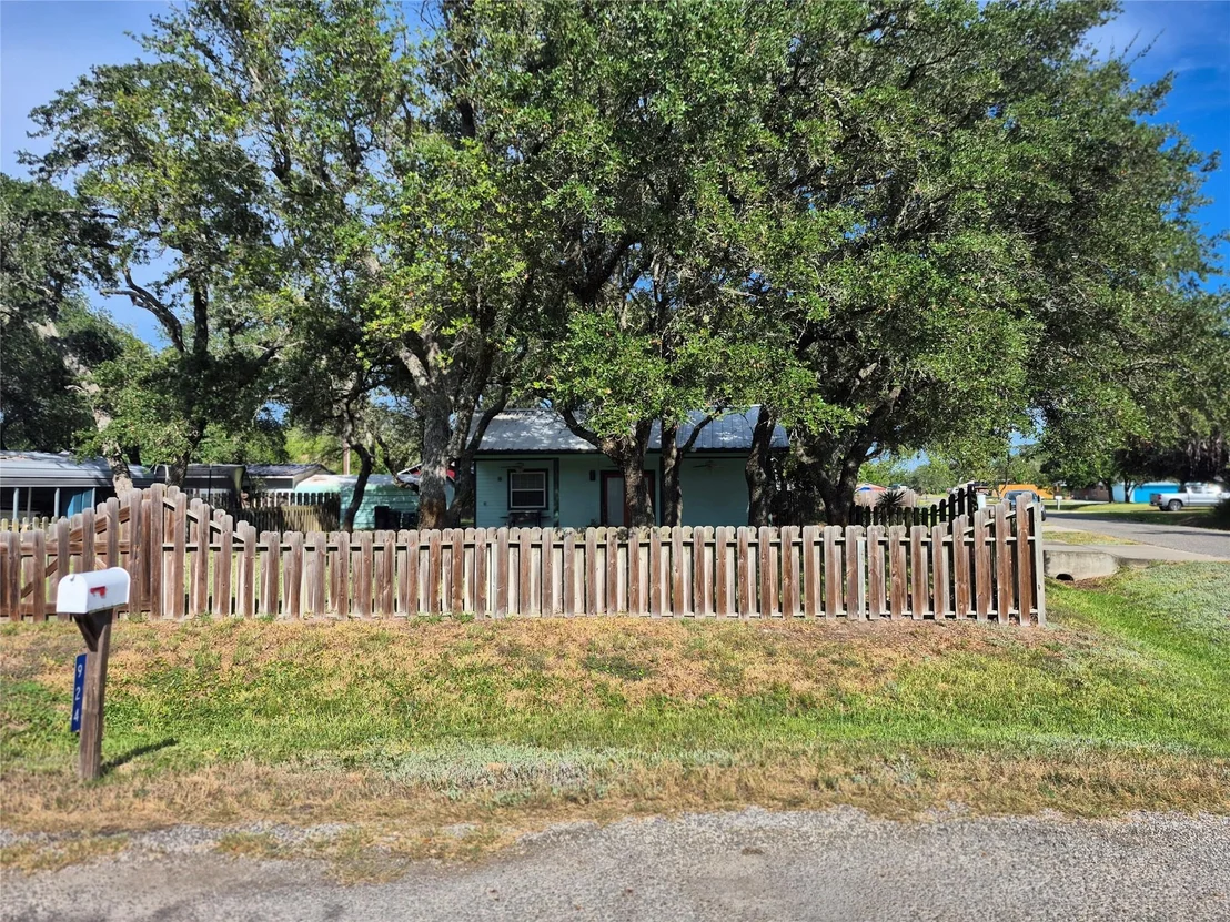 Photo of 924 Ibis Drive