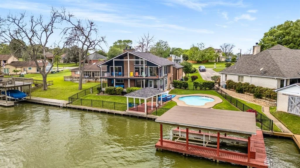 Photo of 1022 Lake View Drive