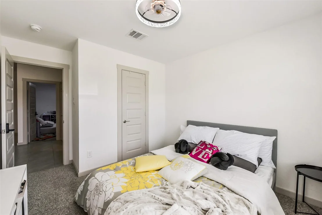 Photo of 7423 Ramsgate Cliff Lane
