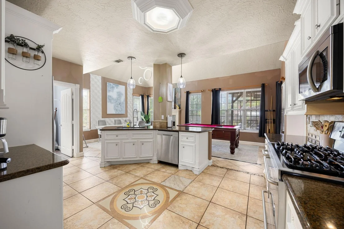 Photo of 21427 Tophill Drive