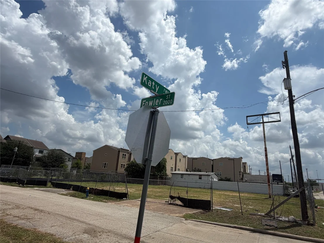 Photo of 4512 Katy Freeway