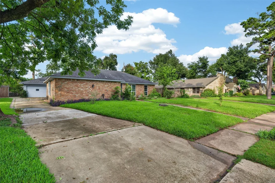 Photo of 5714 Arbor Vitae Drive