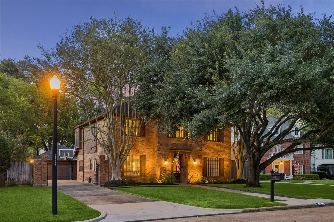 Photo of 8511 Cedarbrake Drive