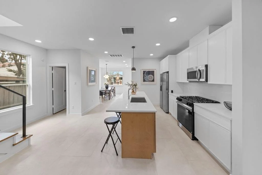 Photo of 9630 Burden Street