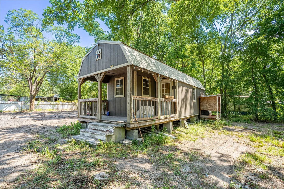 Photo of 4906 Edgewater Drive