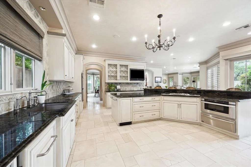 Photo of 3019 Sunset Boulevard