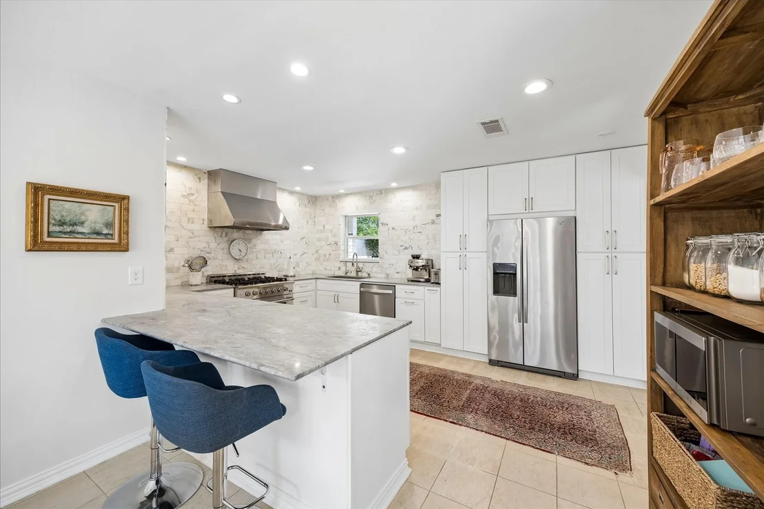 Photo of 1715 Briarpark Drive