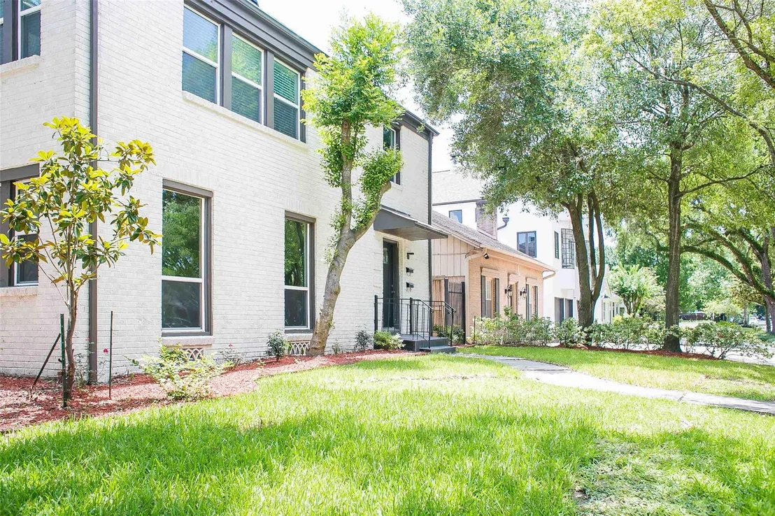 Photo of 2301 Albans Road