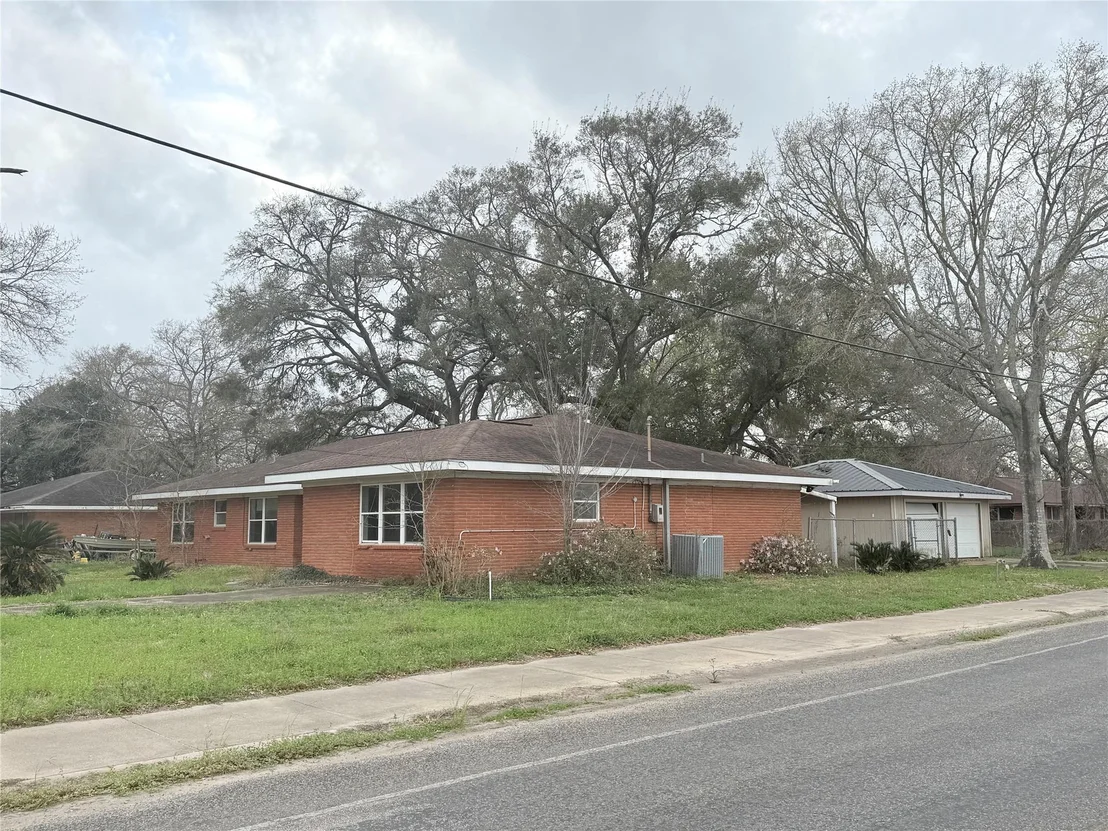 Photo of 4100 Mockingbird Lane