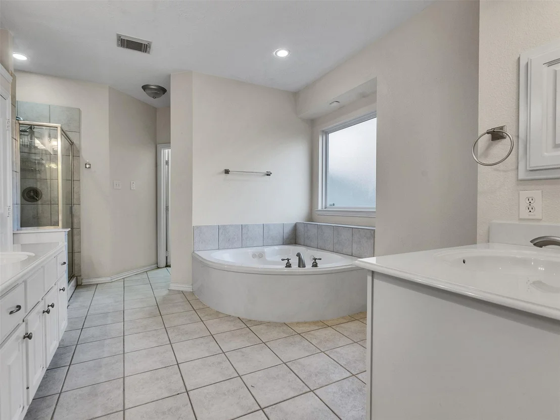 Photo of 2407 Beacon Pointe