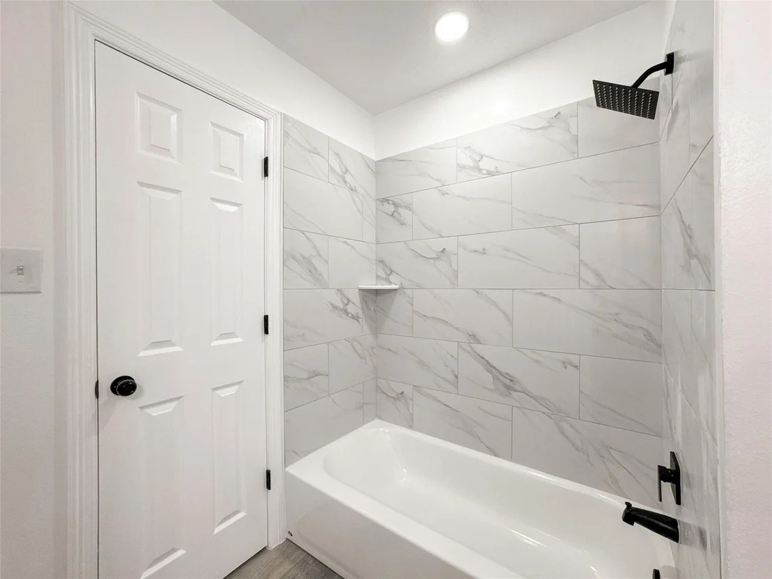 Photo of 406 Bluebird Lane