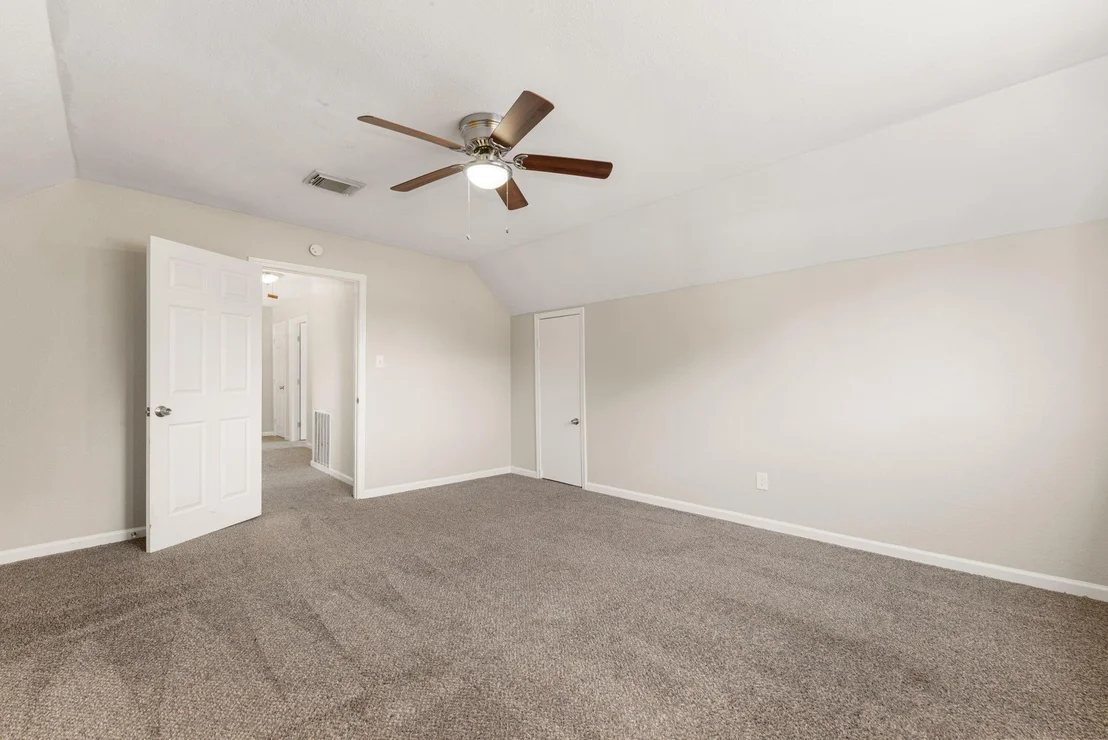 Photo of 7511 Universal Drive