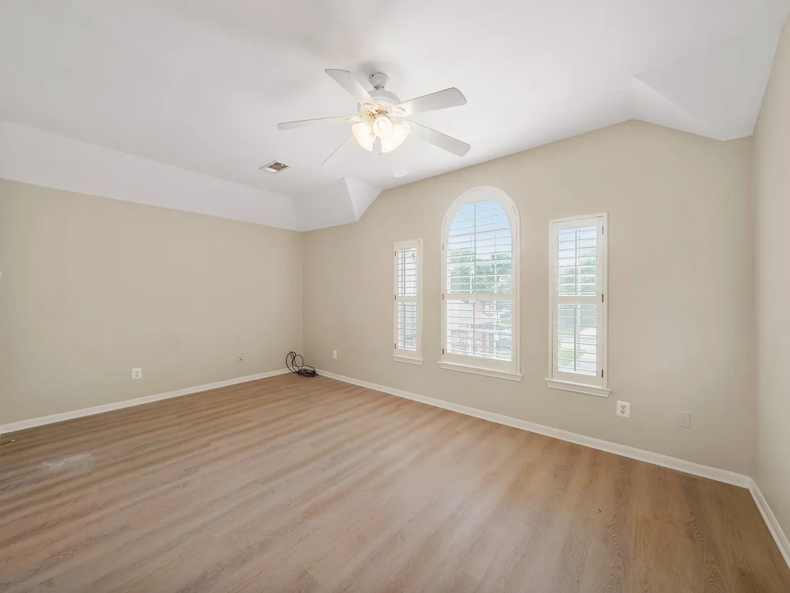Photo of 3907 Garnet Falls