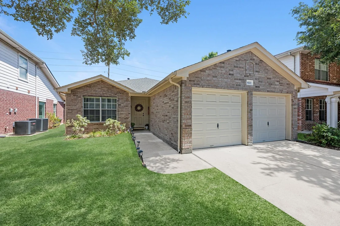 Photo of 4822 Monarch Glen Lane
