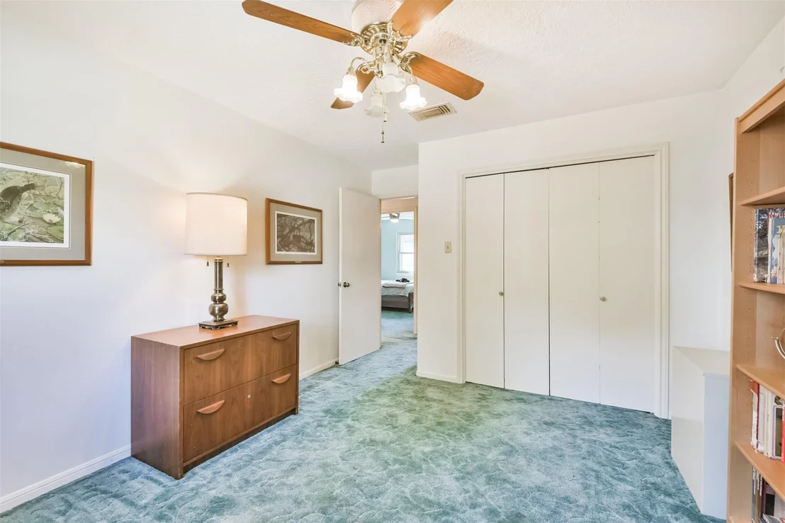 Photo of 1602 N Hollow Drive