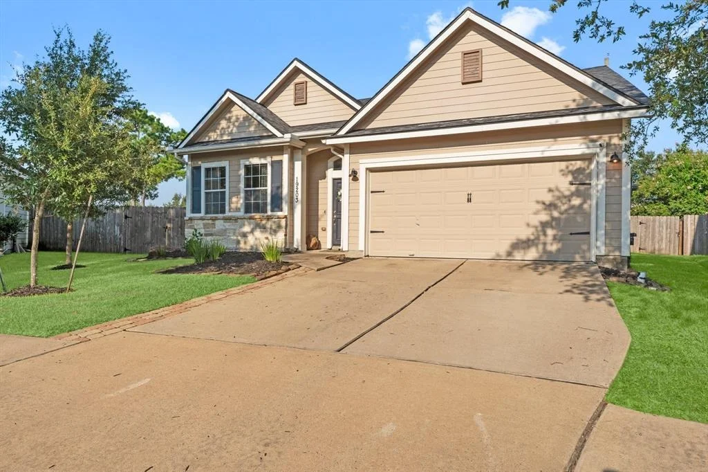 Photo of 19203 Mossy Pointe Lane