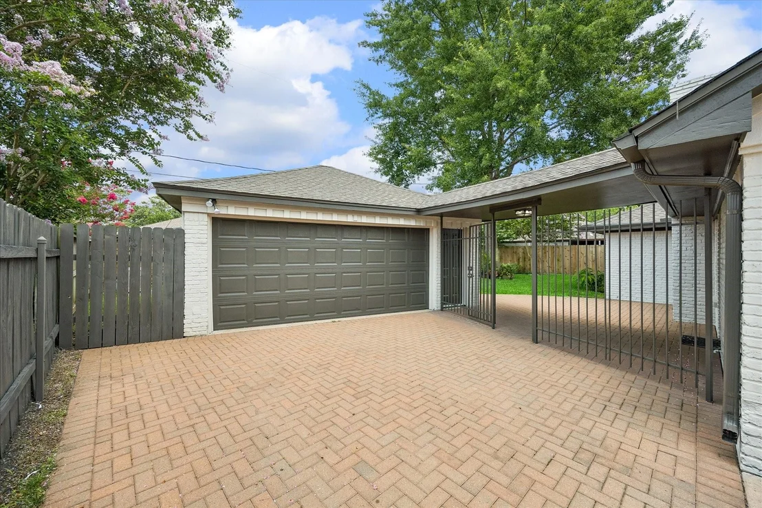 Photo of 1134 Thornton Road