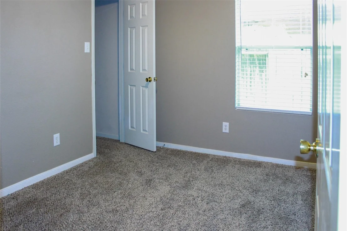 Photo of 16945 Scenic Knoll