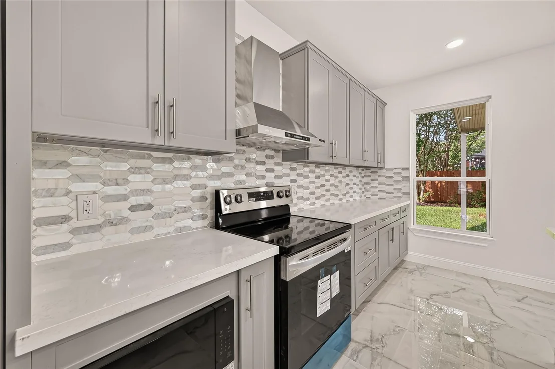 Photo of 2111 Pinecreek Pass Lane