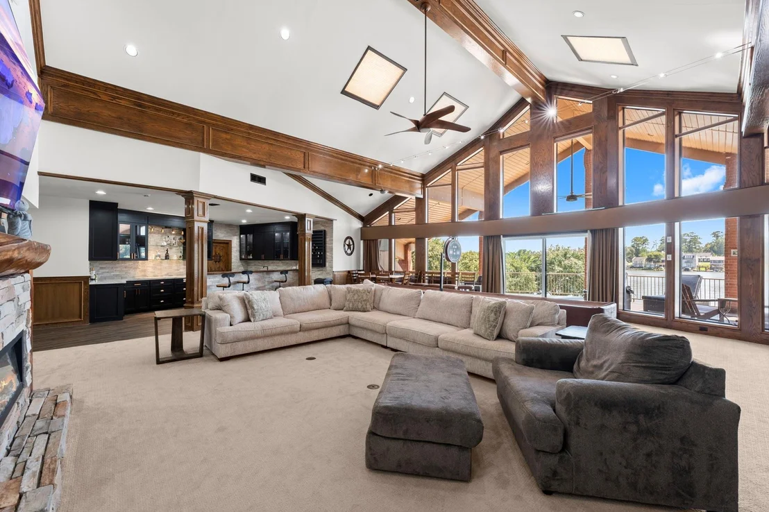 Photo of 40 La Jolla Circle