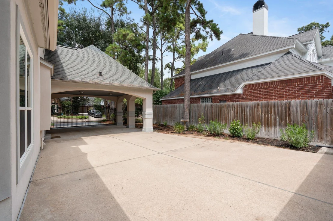 Photo of 7027 Centre Oaks Drive