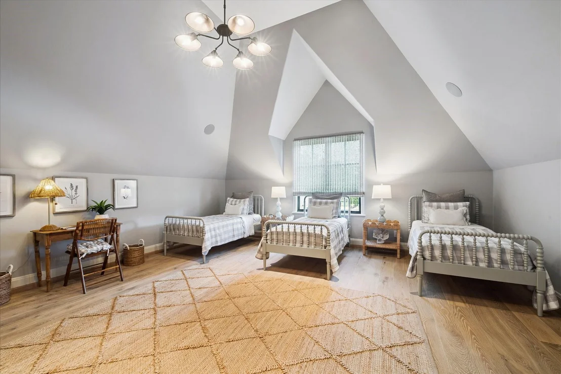 Photo of 5555 Cranbrook Road