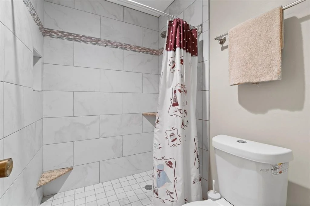 Photo of 160 Lakeway Drive