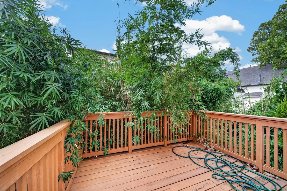 Photo of 818 Lester Street