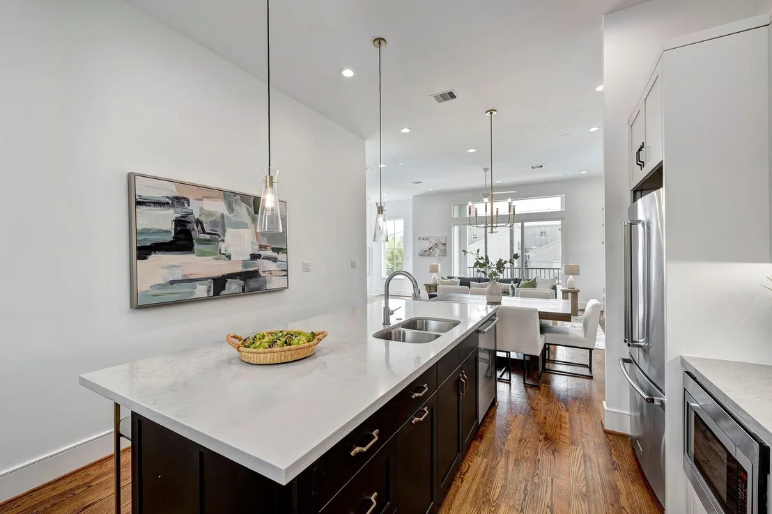 Photo of 802 Detering Street