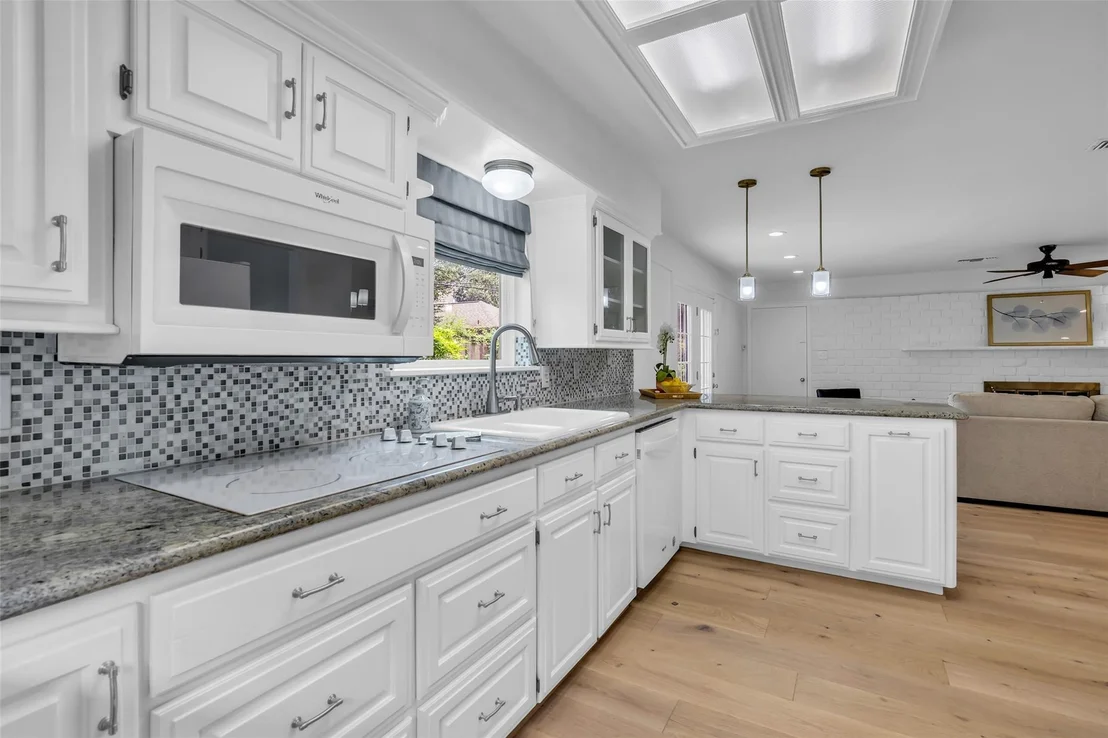 Photo of 10127 Hazelhurst Drive