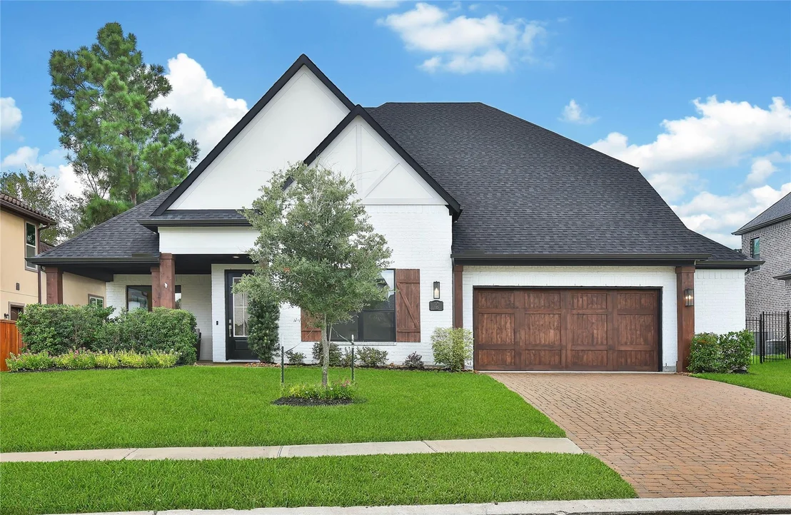 Photo of 115 Oak Estates Drive