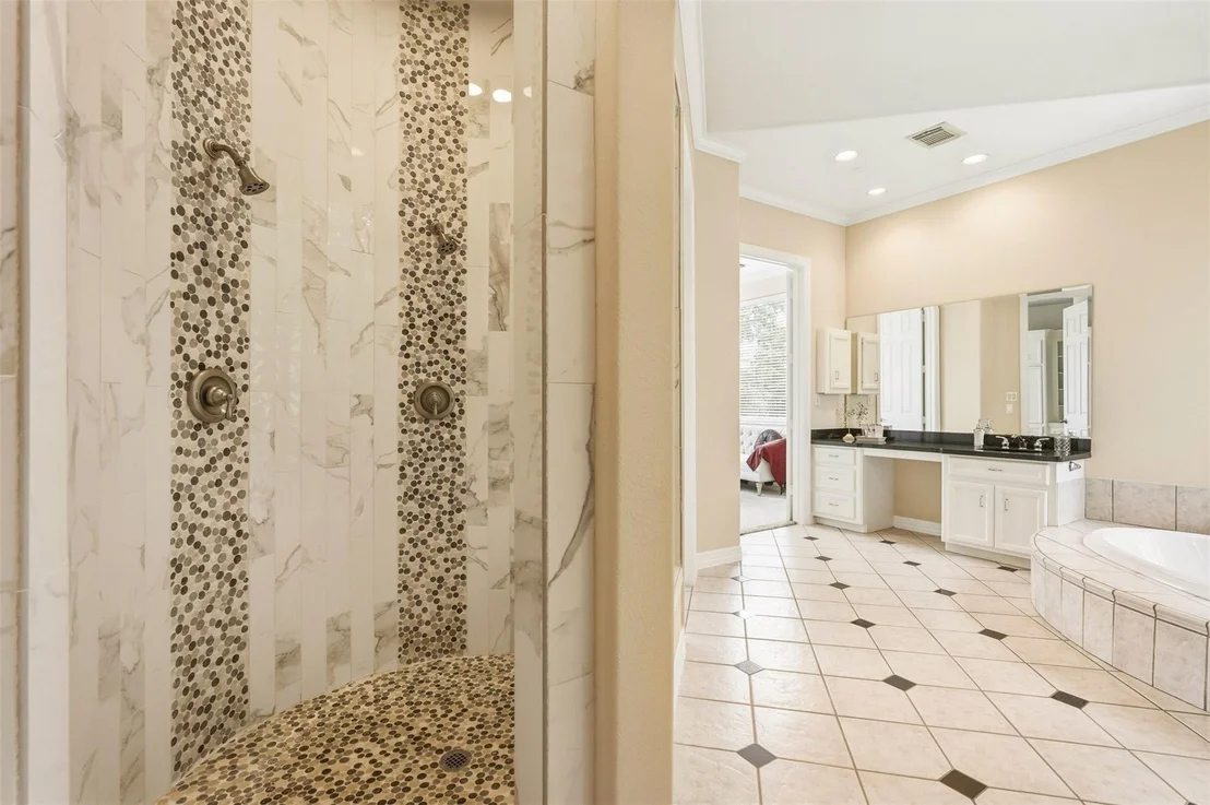 Photo of 5002 Regency Drive