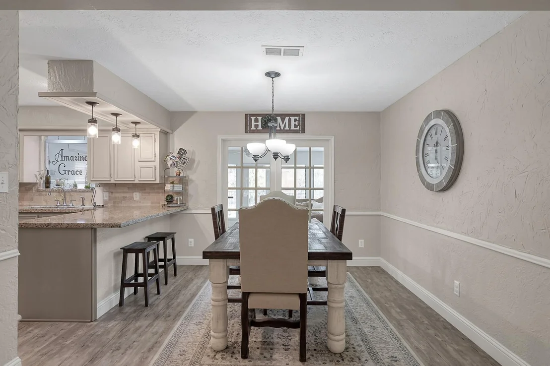 Photo of 8 Cambridge Circle