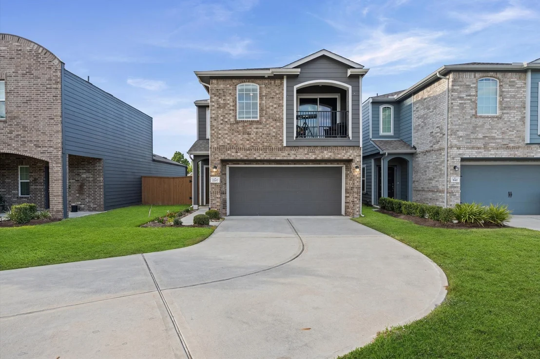 Photo of 2207 Harmony Point Lane