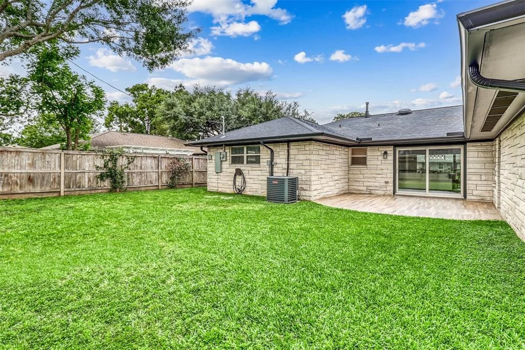 Photo of 2214 Lazybrook Drive