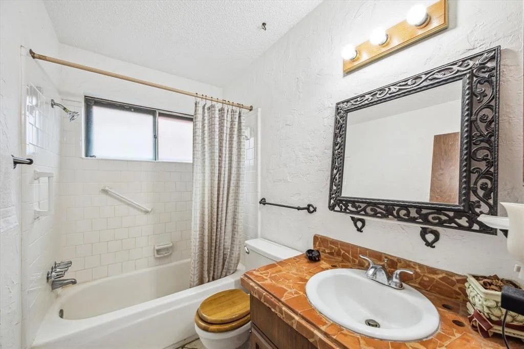 Photo of 834 Ramada Drive