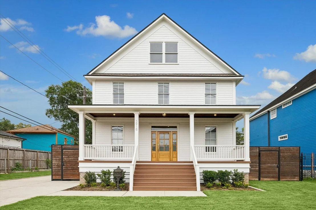 Photo of 3915 Golf Drive