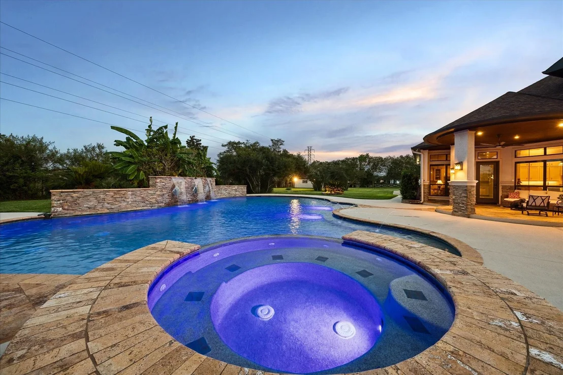 Photo of 6810 Anthonia Lane