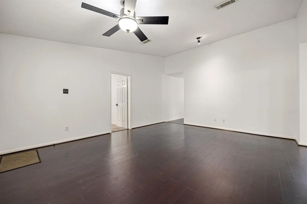 Photo of 523 Pinewood Drive