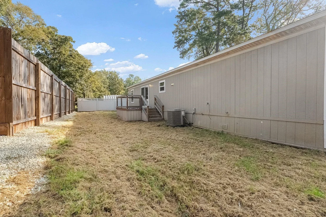 Photo of 472 Antigua Drive