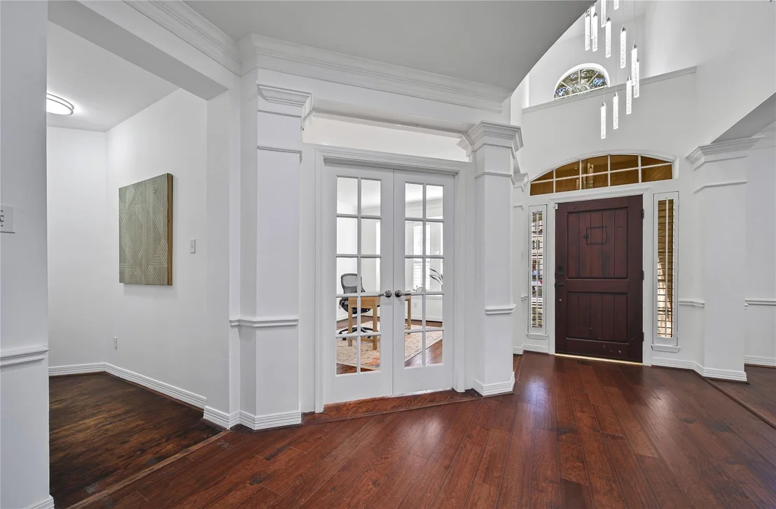Photo of 15122 Windsdowne Lane