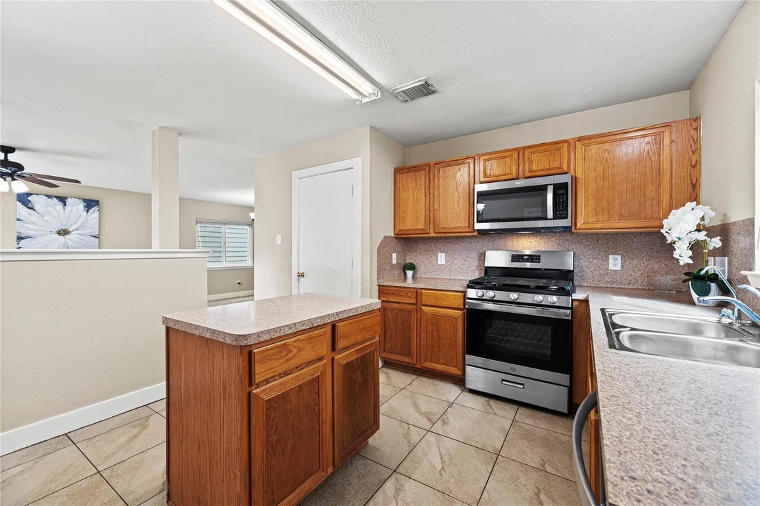 Photo of 5715 Silver Oak Drive