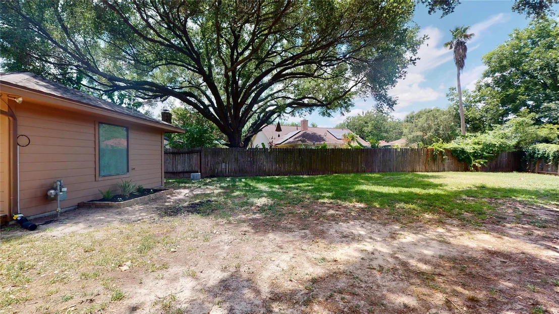 Photo of 15734 Lakedale Drive