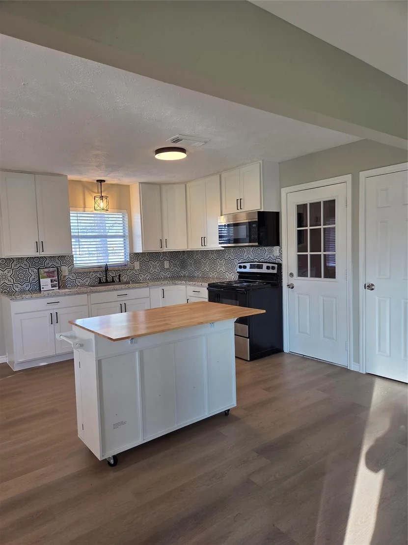 Photo of 2834 Pansy Street