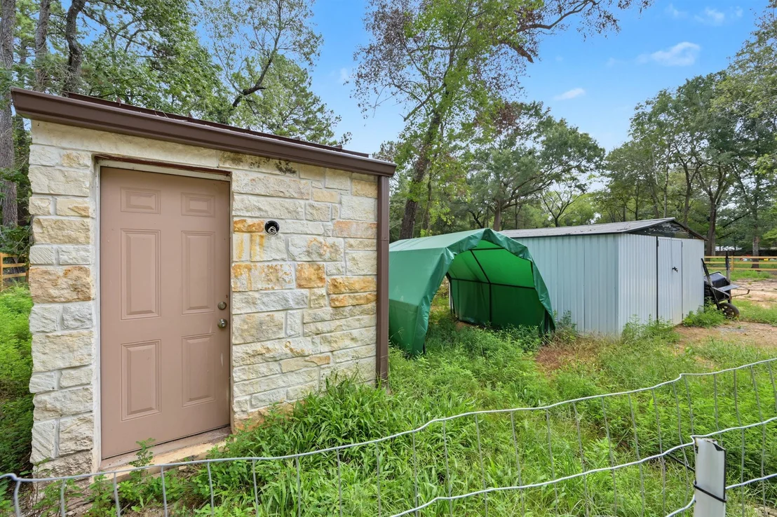 Photo of 10933 Lake Forest Drive